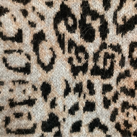 Zara Women's gray leopard print cropped sweater, Sz S - Picture 5 of 17